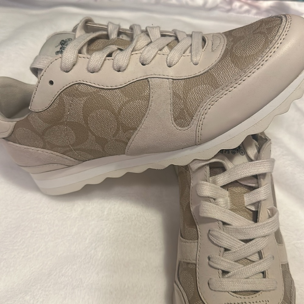 Coach Sneaker Women’s size 8.5 US